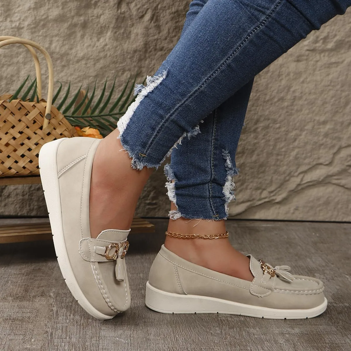 Geerta Women's Moccasins Cute Fashion Chain Decorated Round Toe Low Top Shoes Orthopedic Sandals, Casual Comfortable Lightweight Slip on Shoes, Female Solid All-Match Loafers Beach Travel, Daily Wear