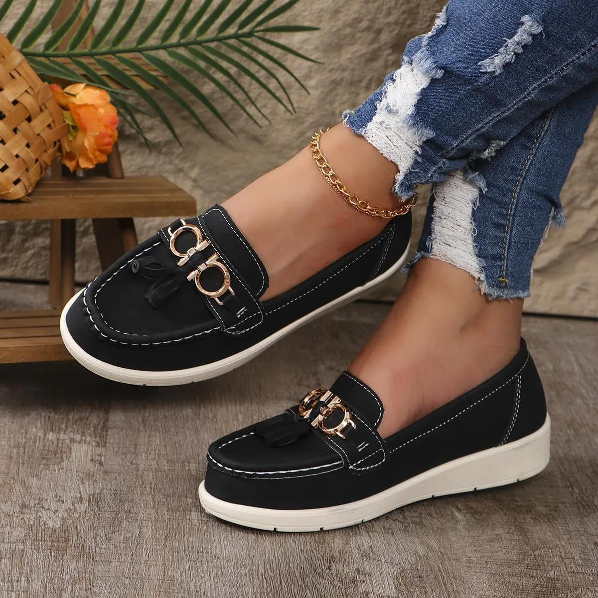 Geerta Women's Moccasins Cute Fashion Chain Decorated Round Toe Low Top Shoes Orthopedic Sandals, Casual Comfortable Lightweight Slip on Shoes, Female Solid All-Match Loafers Beach Travel, Daily Wear