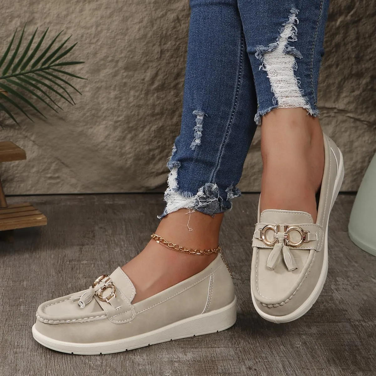 Geerta Women's Moccasins Cute Fashion Chain Decorated Round Toe Low Top Shoes Orthopedic Sandals, Casual Comfortable Lightweight Slip on Shoes, Female Solid All-Match Loafers Beach Travel, Daily Wear