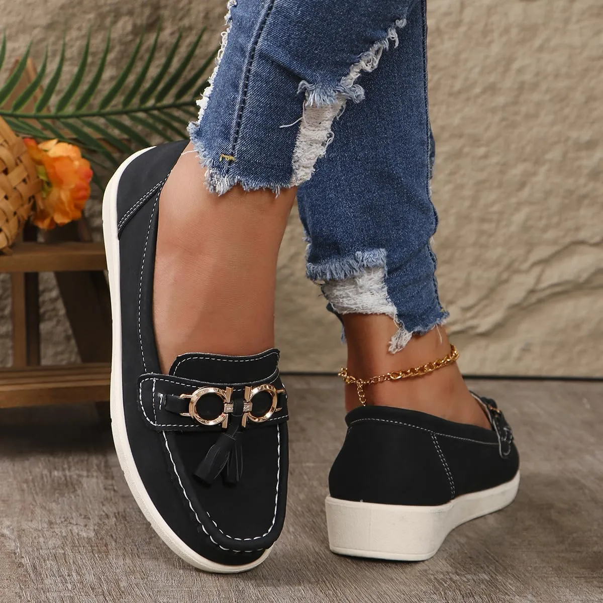 Geerta Women's Moccasins Cute Fashion Chain Decorated Round Toe Low Top Shoes Orthopedic Sandals, Casual Comfortable Lightweight Slip on Shoes, Female Solid All-Match Loafers Beach Travel, Daily Wear