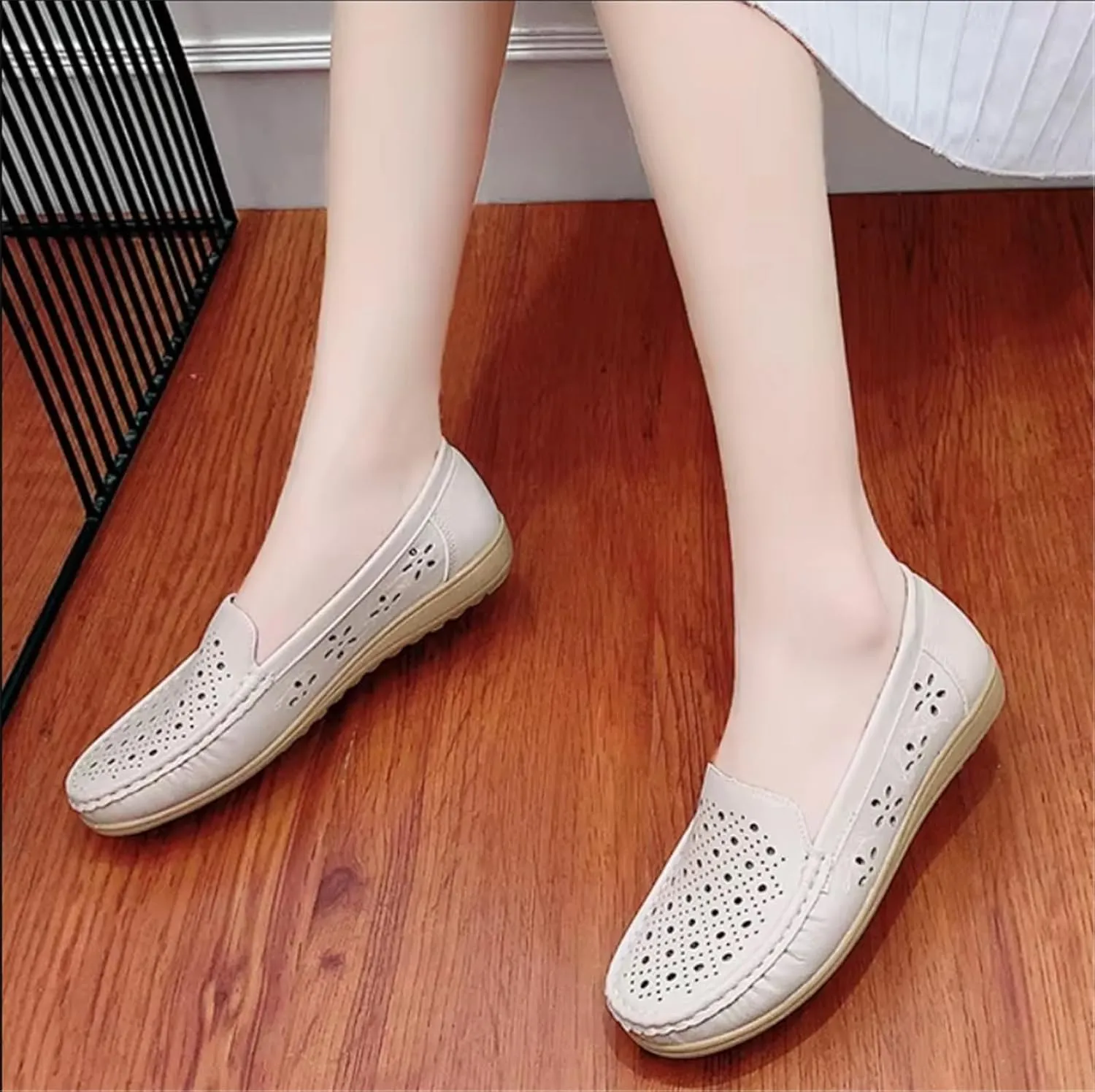 Loafers for Women, Comfy Summer Breathable Hollow Slip-On Leather Nurse Shoes for Women's, Fashion Non-Slip Flats Driving Working Moccasin, for Medical Workers, Nurse, Doctors