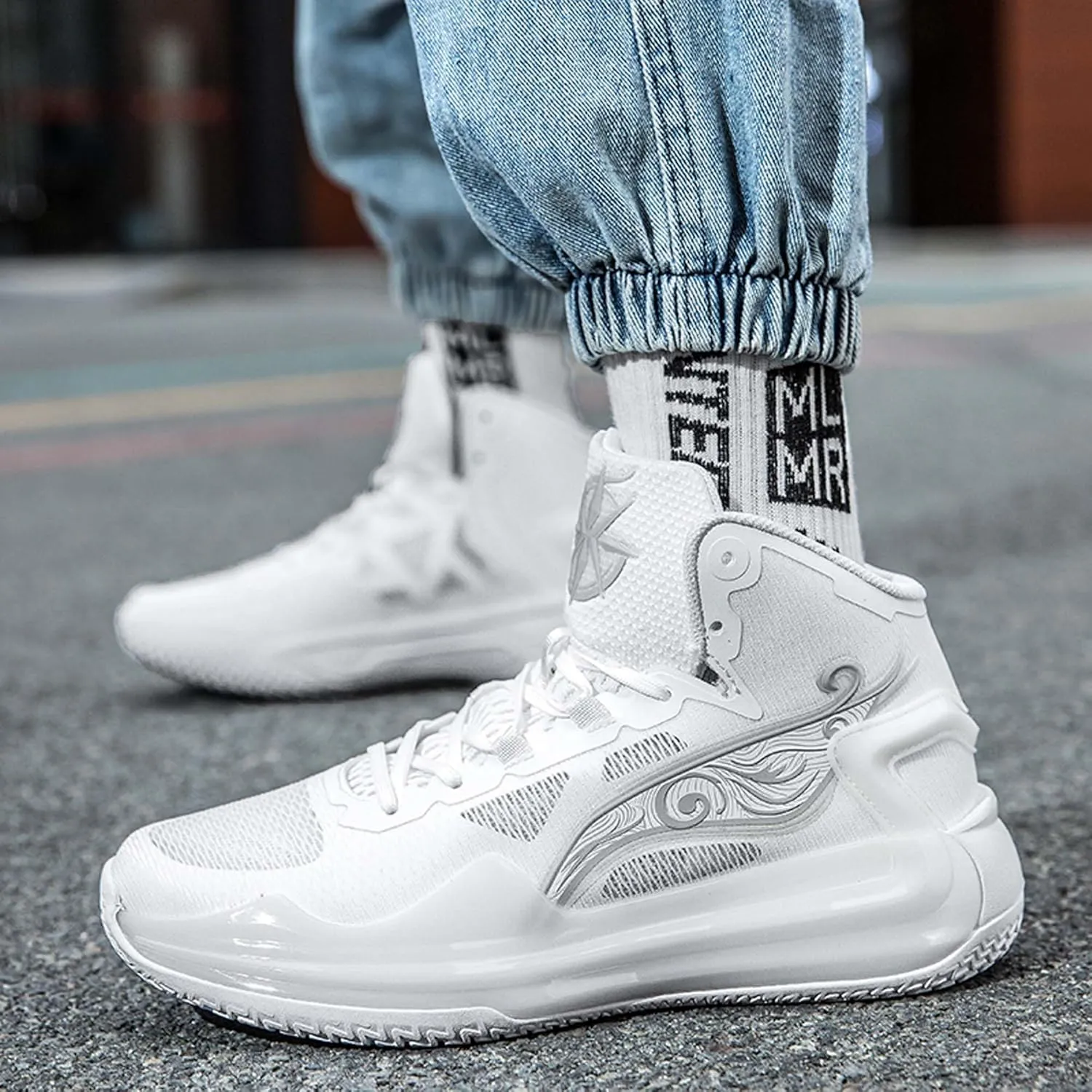 Men and Women Comfortable and Breathable Basketball Sneakers mid Top Lace Up Non Slip Running Shoes Lightweight Carrying Casual Sneakers Durable Fitness Training Shoes