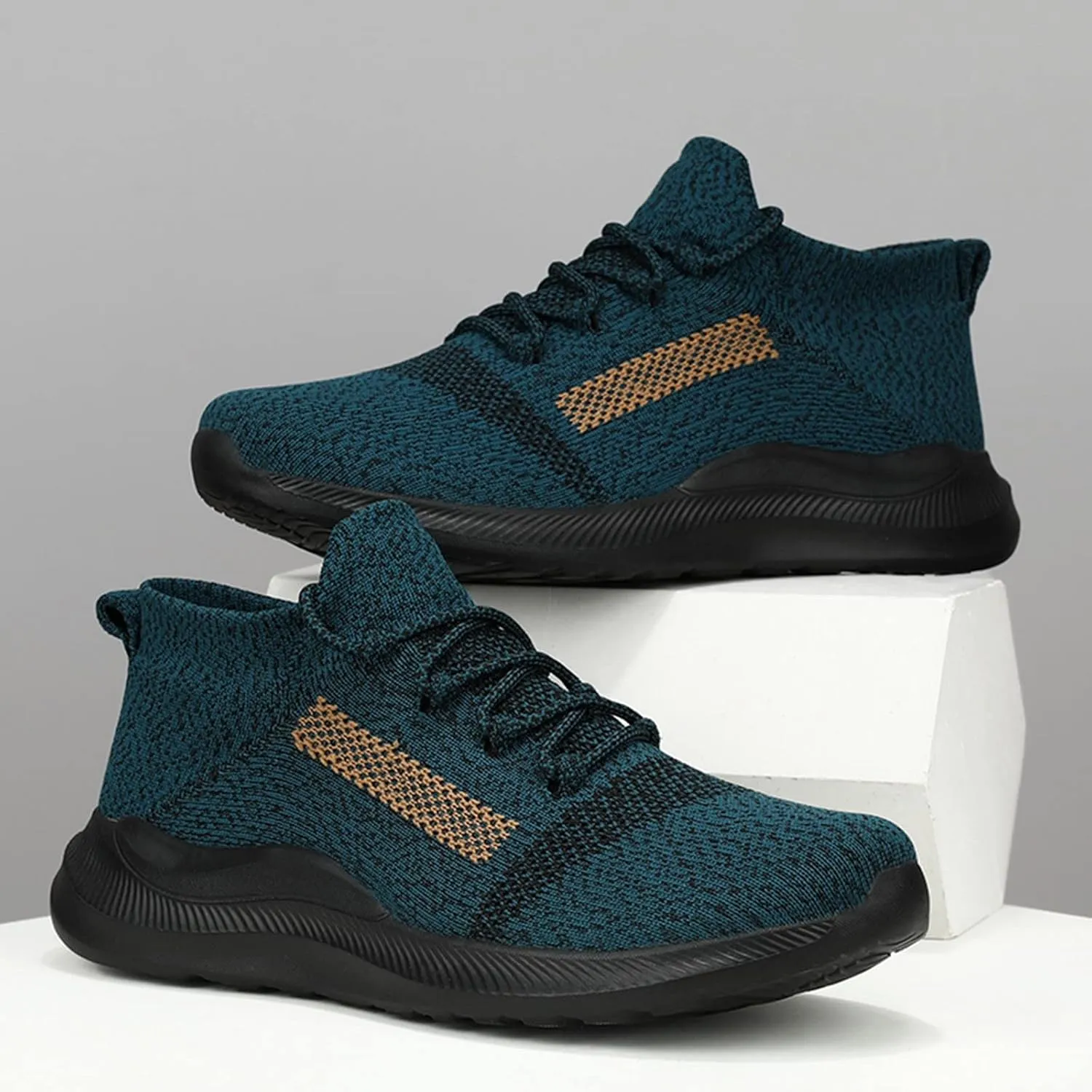 Men's Breathable Sock Shoes Fashion Fly Woven Mesh Sports Shoes Lightweight Workout Shoe Athletic Gym Sneakers