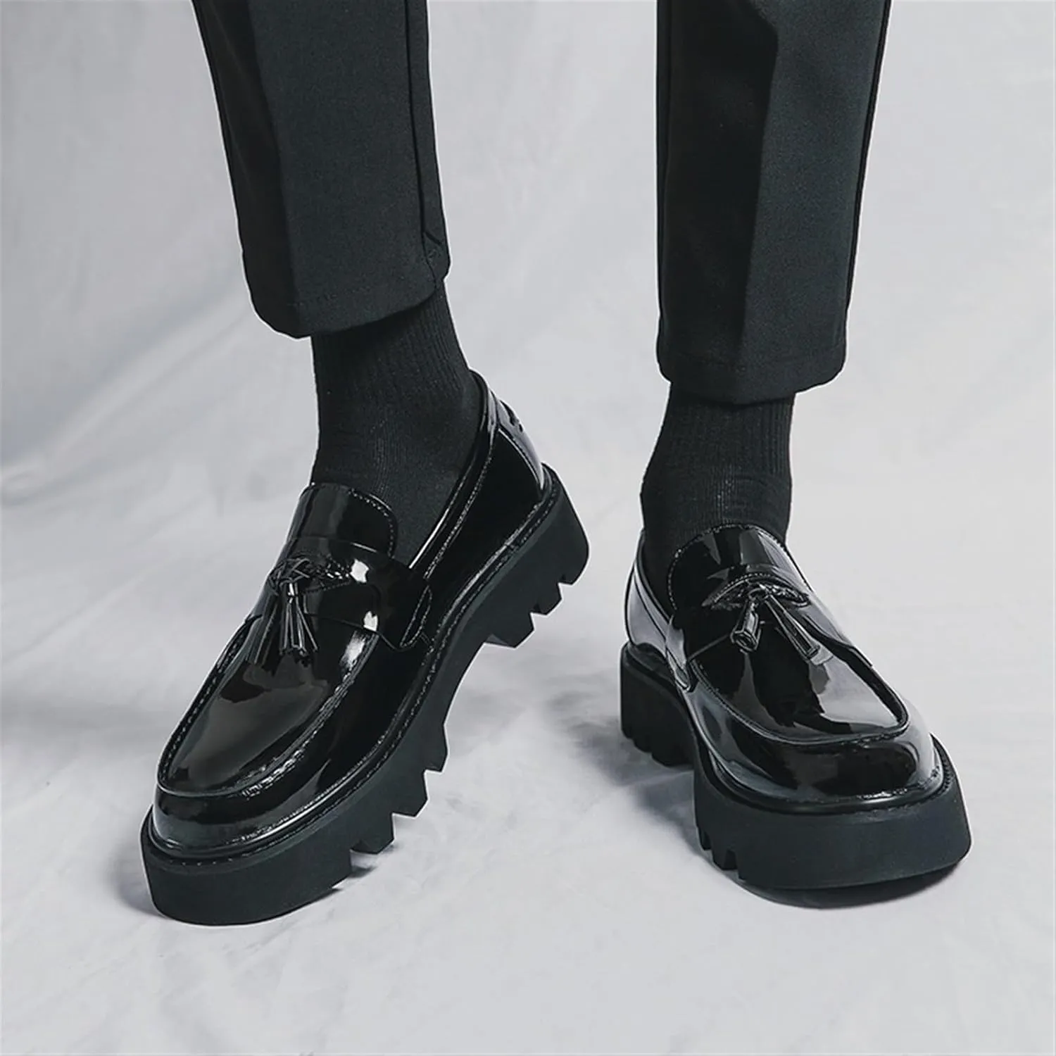 Mens Leather Slip-On Chunky Tassel Loafer Shoes Fashion Comfortable Round Toe Low Top Outdoor Walking Lug Sole Non-Slip Penny Loafers Business Dress Shoes for Men