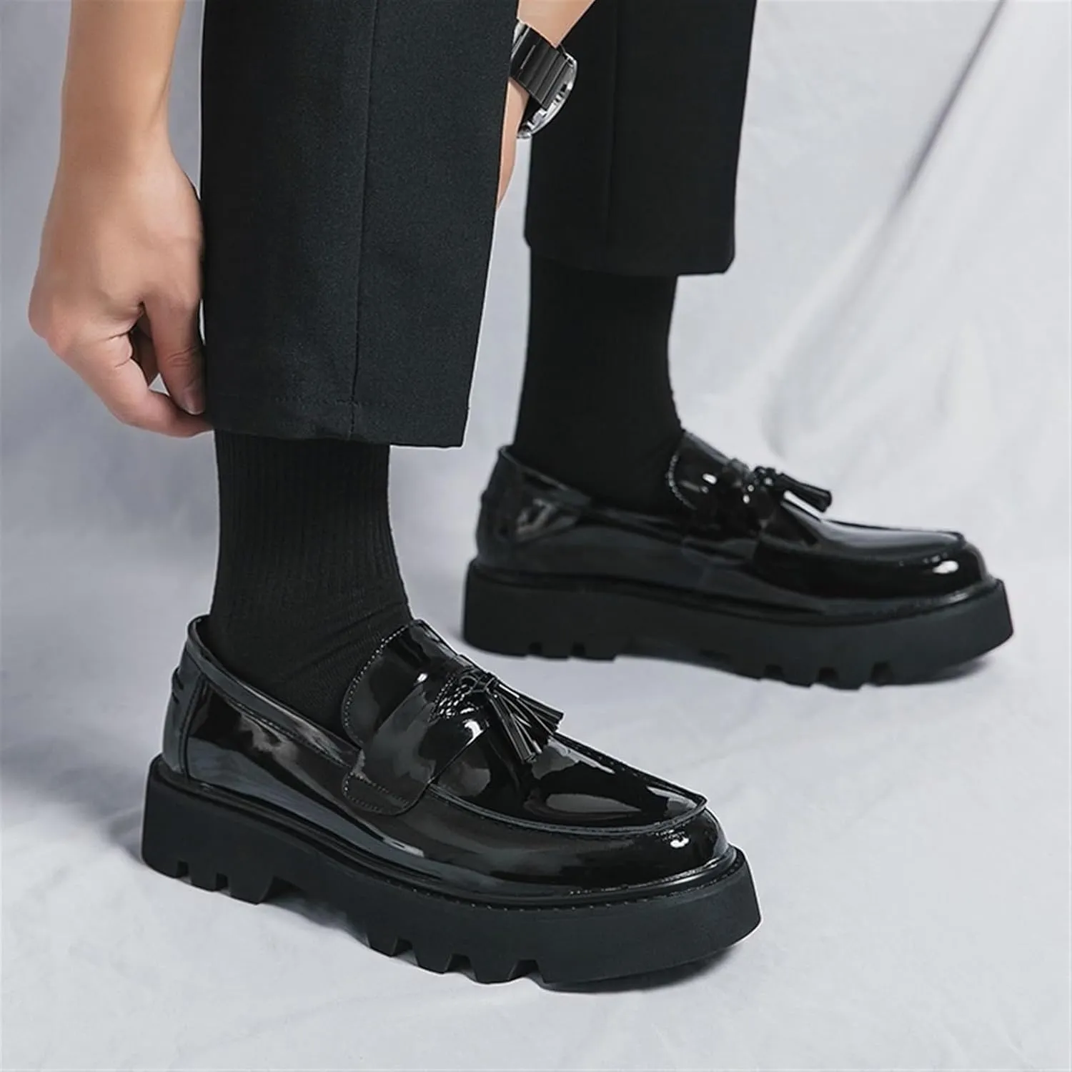 Mens Leather Slip-On Chunky Tassel Loafer Shoes Fashion Comfortable Round Toe Low Top Outdoor Walking Lug Sole Non-Slip Penny Loafers Business Dress Shoes for Men