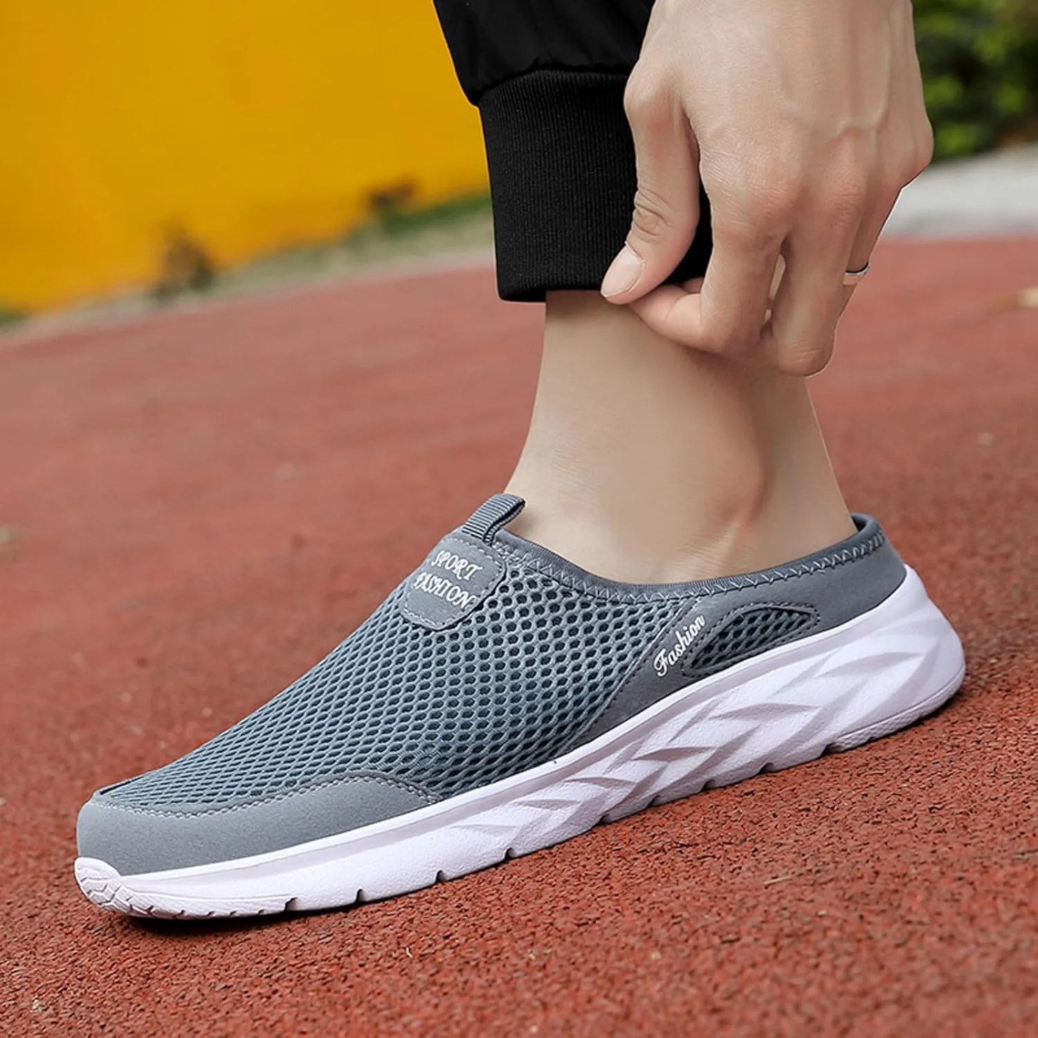 Men's Slip On Mesh Slippers Breathable Summer Shoes Lightweight Non Slip Beach Shoes Soft Flat Elderly Shoe
