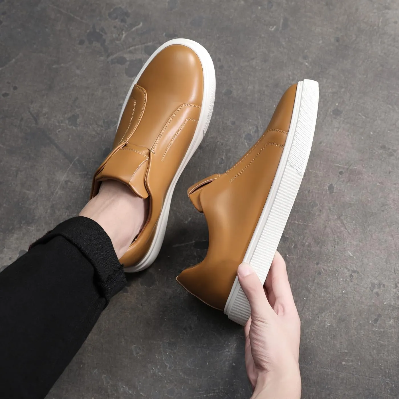 Santimon Men's Slip-On Loafers, Flat EVA Sole, Round Toe Driving Casual Office Business Shoes for Men