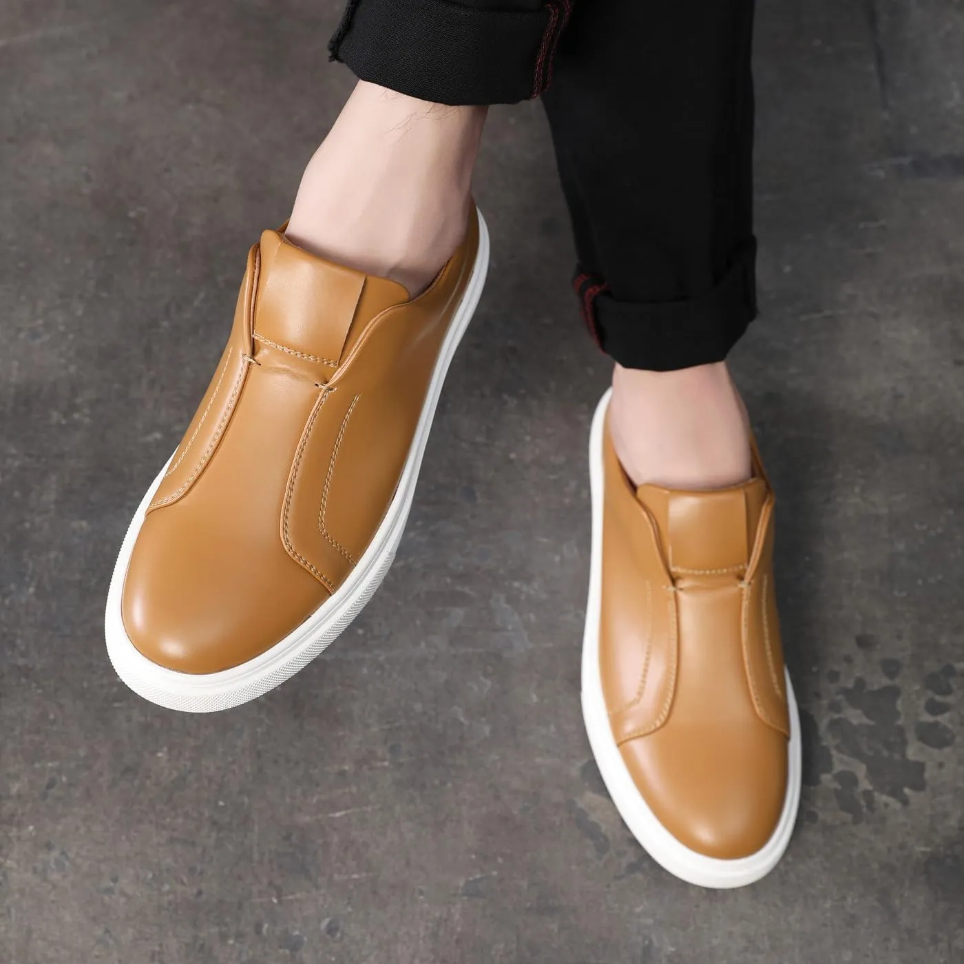Santimon Men's Slip-On Loafers, Flat EVA Sole, Round Toe Driving Casual Office Business Shoes for Men