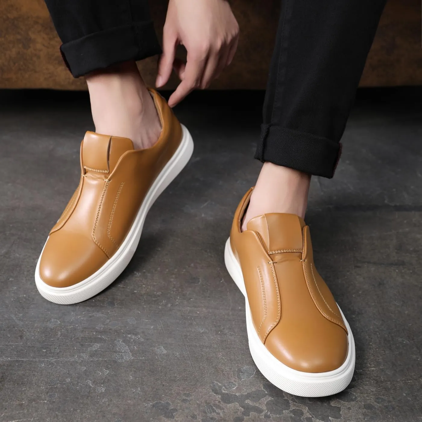 Santimon Men's Slip-On Loafers, Flat EVA Sole, Round Toe Driving Casual Office Business Shoes for Men