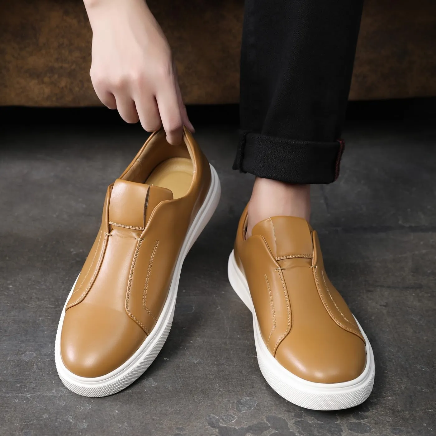 Santimon Men's Slip-On Loafers, Flat EVA Sole, Round Toe Driving Casual Office Business Shoes for Men