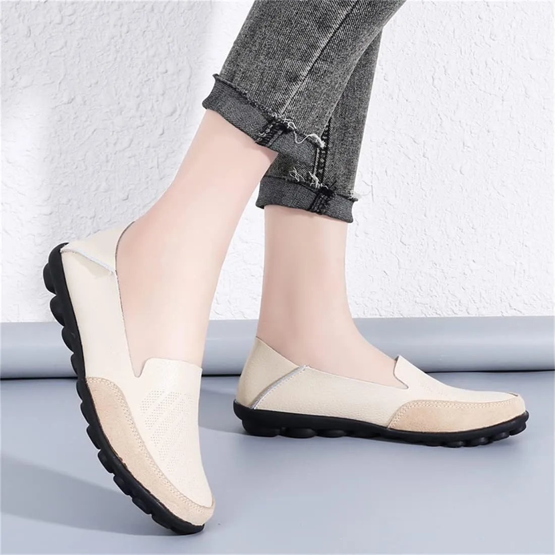 Women's Casual Round Toe Moccasins Comfortable Leather Breathable Slippers Arch Support Memory Foam Insoles Driving Outdoor Walking Nurse Breathable Driving Fashion Moccasins