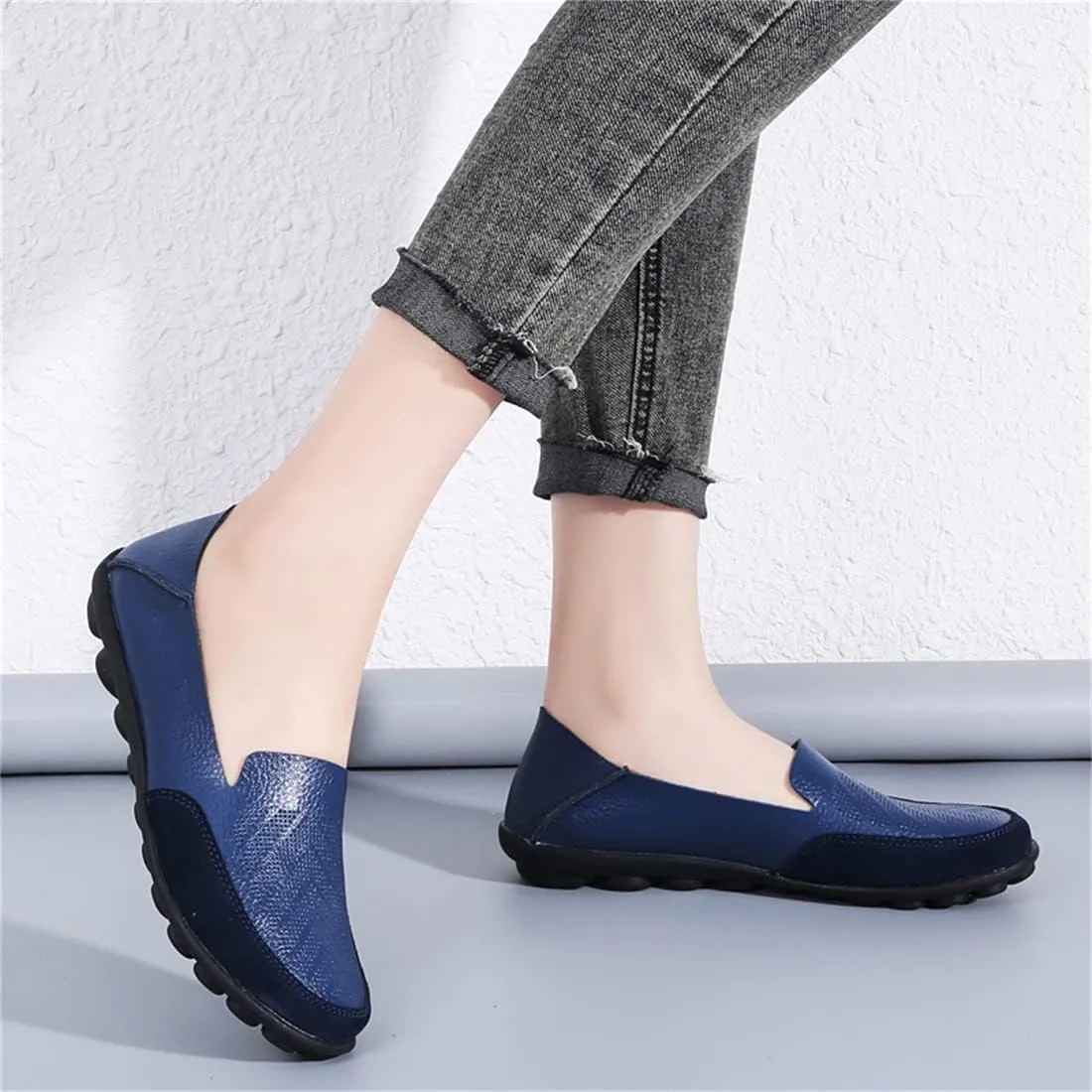Women's Casual Round Toe Moccasins Comfortable Leather Breathable Slippers Arch Support Memory Foam Insoles Driving Outdoor Walking Nurse Breathable Driving Fashion Moccasins