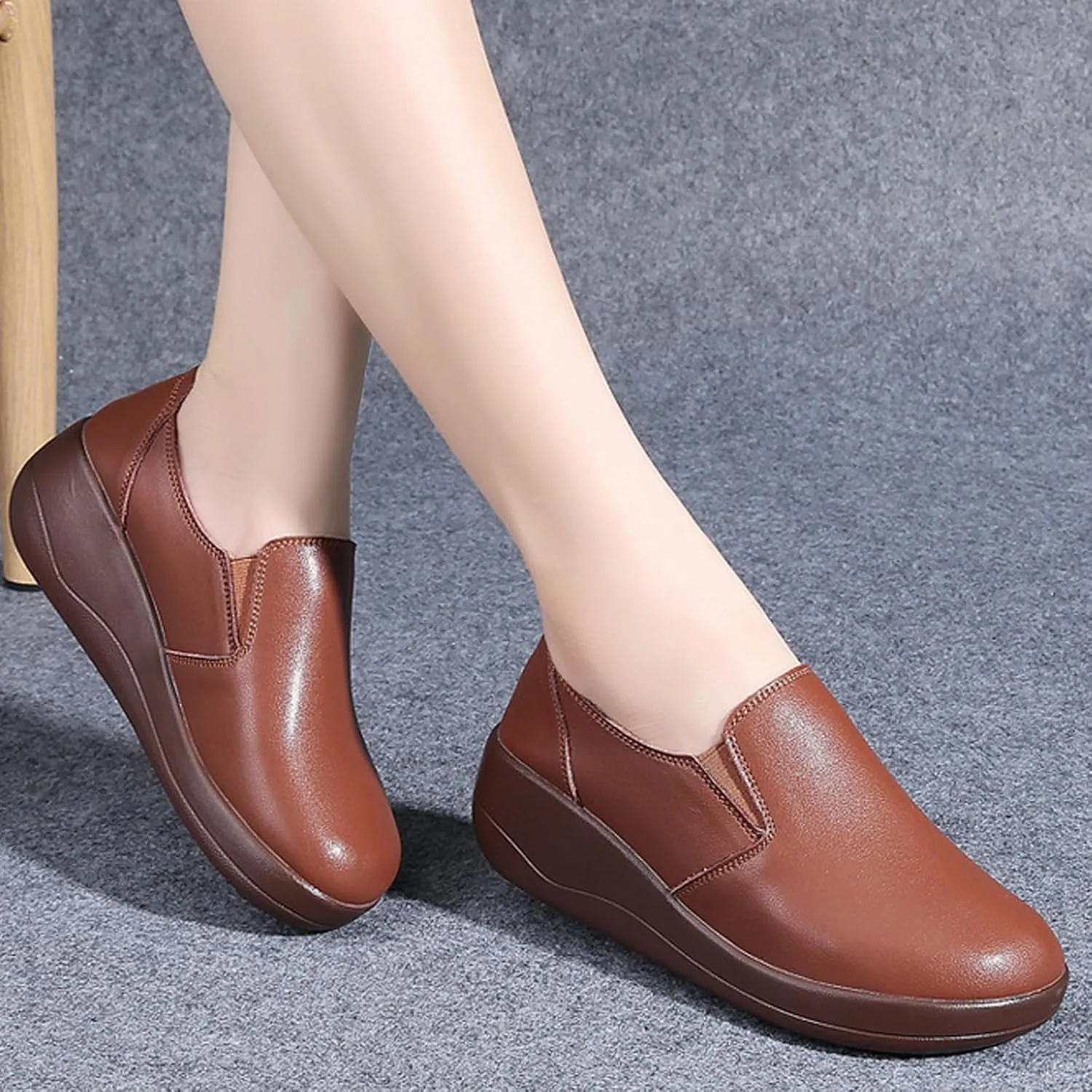 Women's Leather Platform Wedge Rocker Walking Shoes Wide Round Toe Slip-On Arch Support Lightweight Sneakers Comfortable Non-Slip Soft Bottom Fashion Mom Loafers