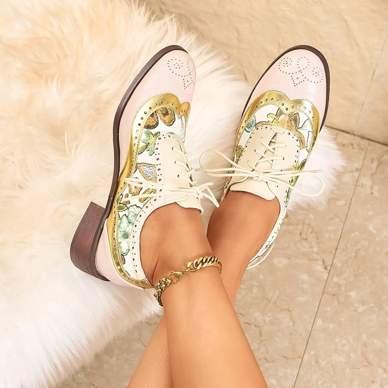 Women's Vintage Wingtip Lace-Up Oxford Shoes Floral Embroidered Leather Brogues Low Heel Retro Saddle Shoes