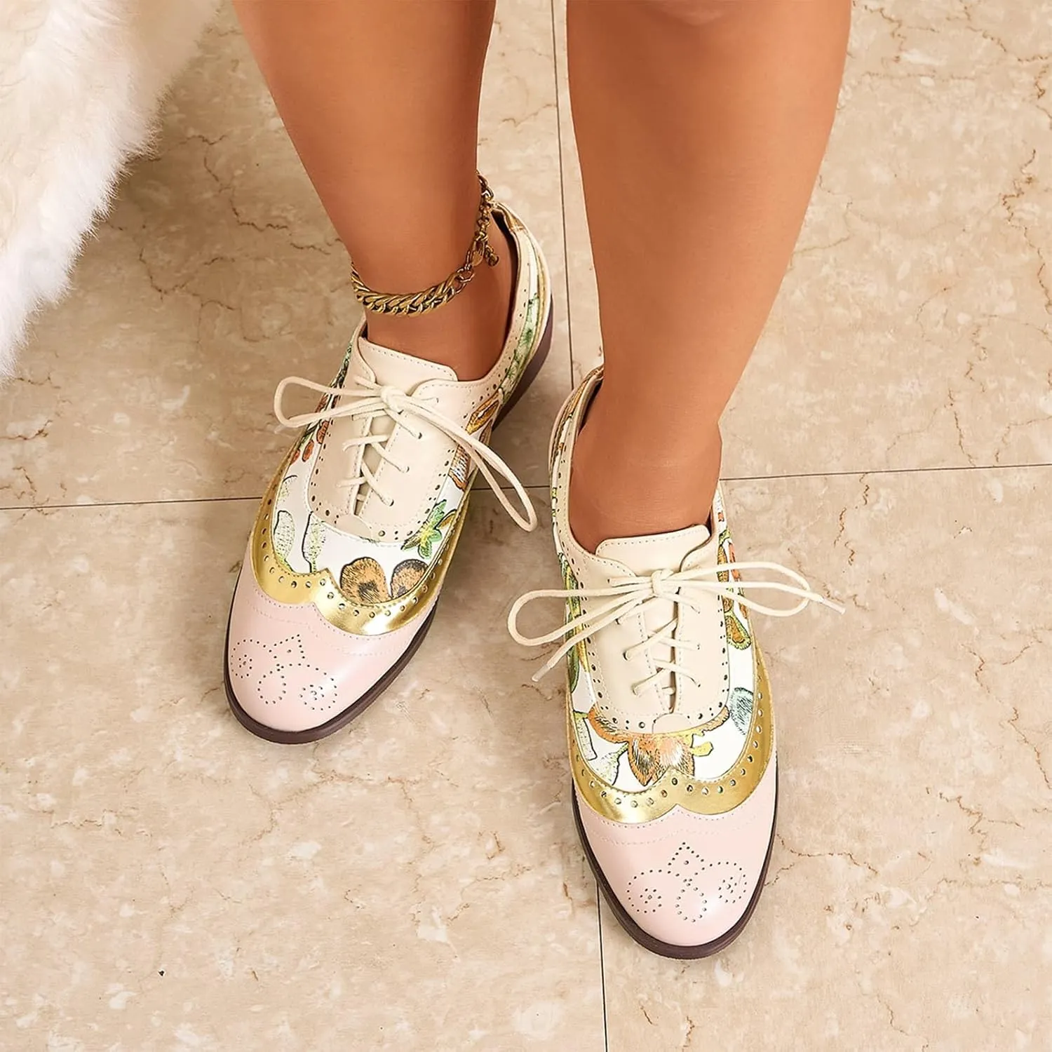 Women's Vintage Wingtip Lace-Up Oxford Shoes Floral Embroidered Leather Brogues Low Heel Retro Saddle Shoes